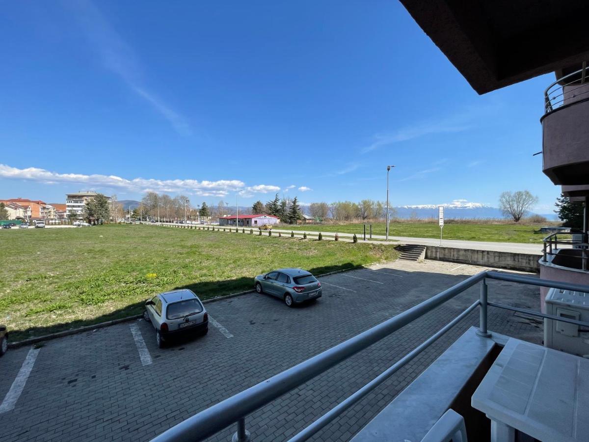 Front Beach Exclusive Apartments Struga Exterior foto