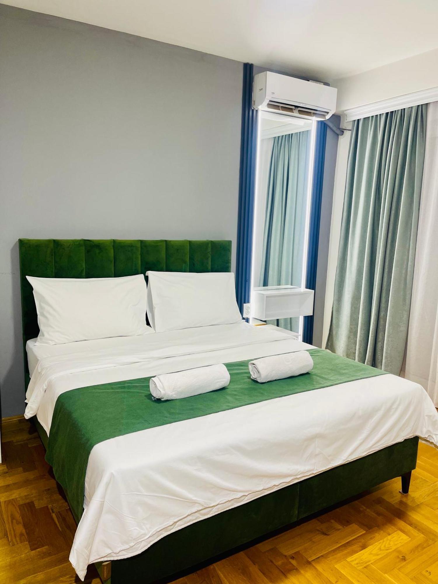 Front Beach Exclusive Apartments Struga Exterior foto